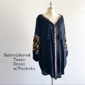 Black tunic dress with embroidered accents and pockets - Sz L